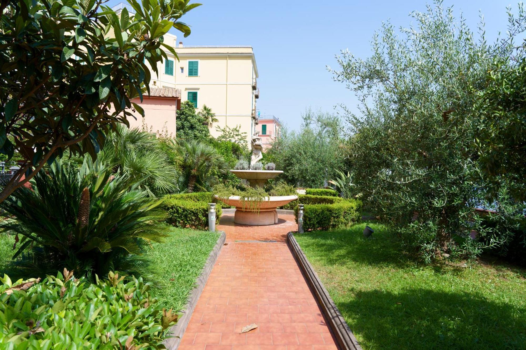 Suite Aphrodite - Exclusive Flat Salerno Exterior photo